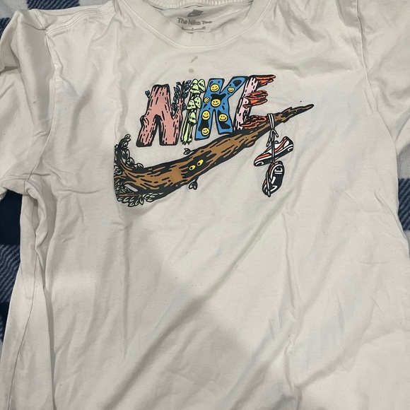 Nike shirt - Picture 1 of 5